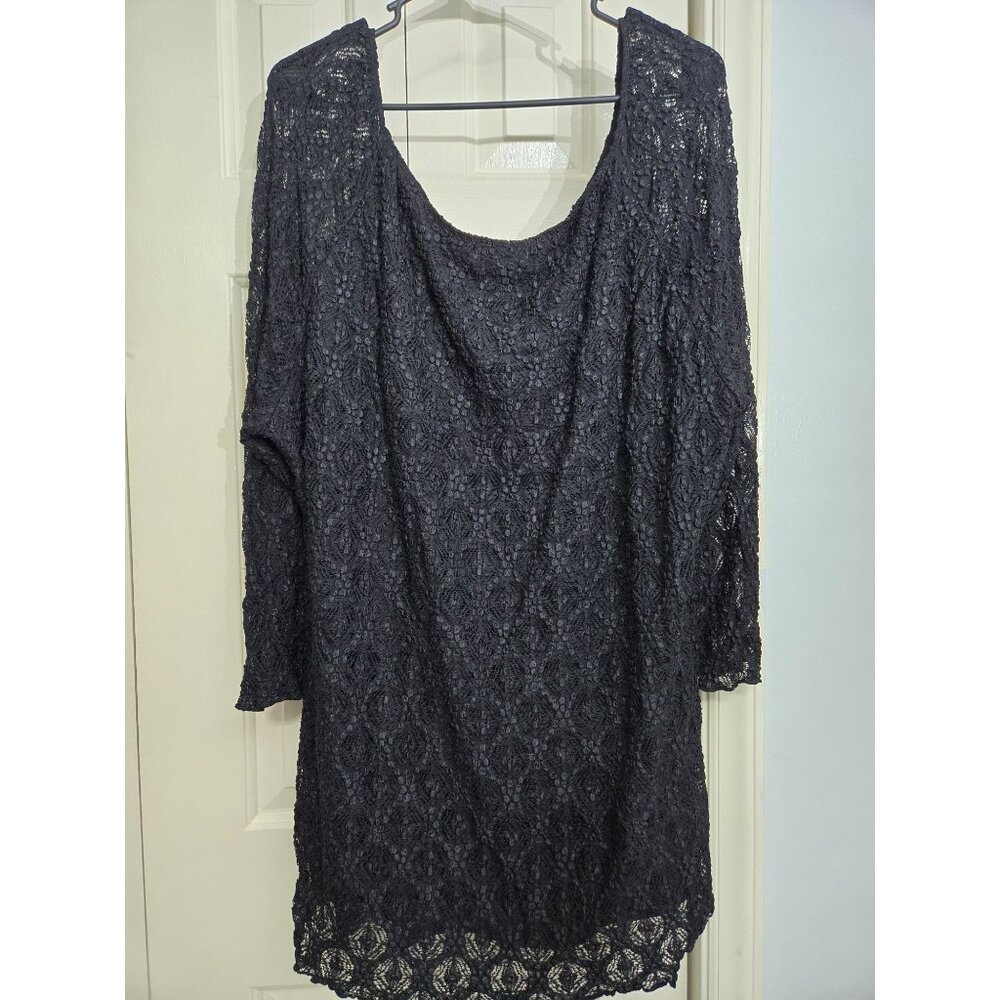 Black Lace Stretch Tunic Blouse With Scoop Neckline Long Sleeves Size 26/28 4X